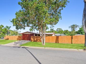 House to rent in Kanimbla, Cairns