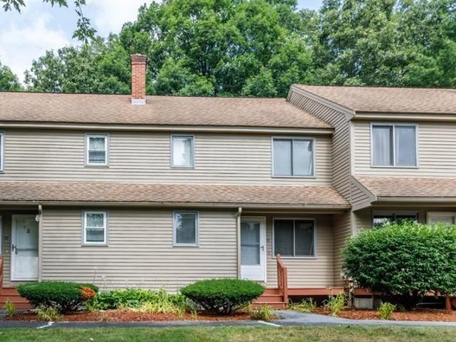 31 Macintosh Ln, Leominster, MA 01453