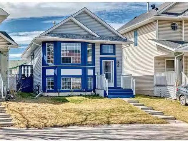 31 Martinridge Grove Ne, Calgary, AB, T3J 3M2 house for sale.