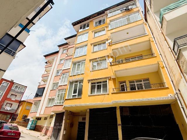 3+1 Merkezde Ara Kat Asansörlü Kiralık Daire Burcu Emlak