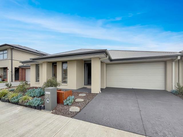 31 Monavale Drive