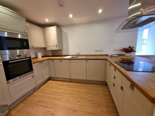31 Mount Wise, Cornwall, Newquay TR7, 2 bed flat to rent, £1,295 pcm | PrimeLocation