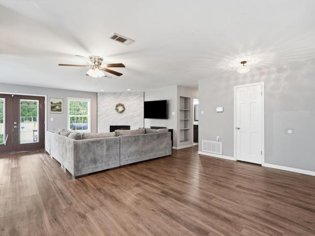 31 N Valley Drive