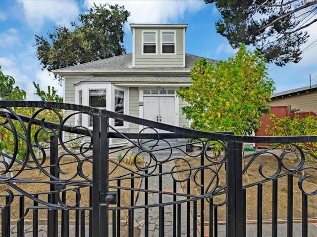 31 Northumberland Ave, Redwood City, CA 94063
