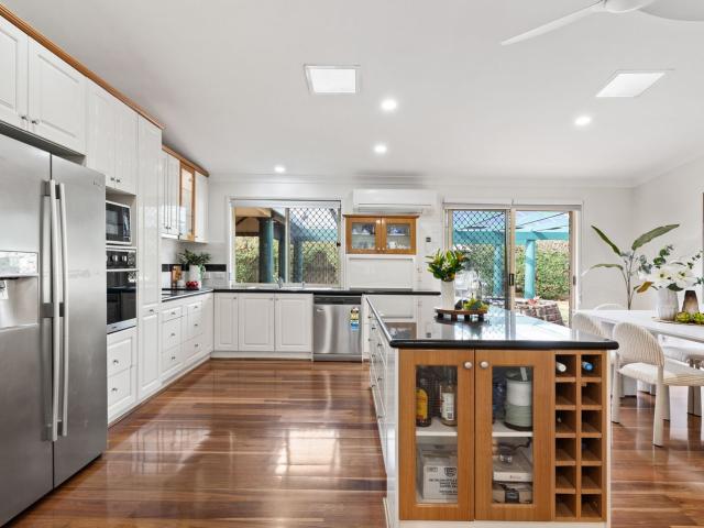 31 Nottingham Drive, VICTORIA POINT, QLD 4165