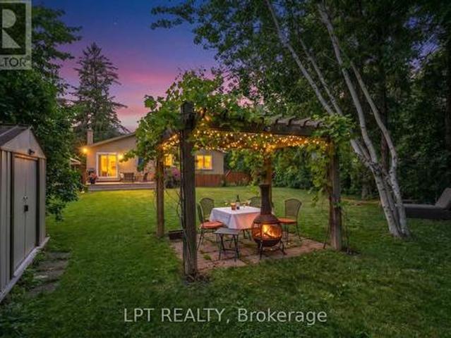 31 Patrick Drive, Aurora, ON, L4G 2A6 house for sale | Listing ID N13709 | Royal LePage