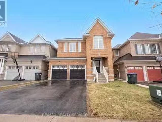 31 Rambling Oak Drive, Brampton, ON, L7A 3X8 house for sale.