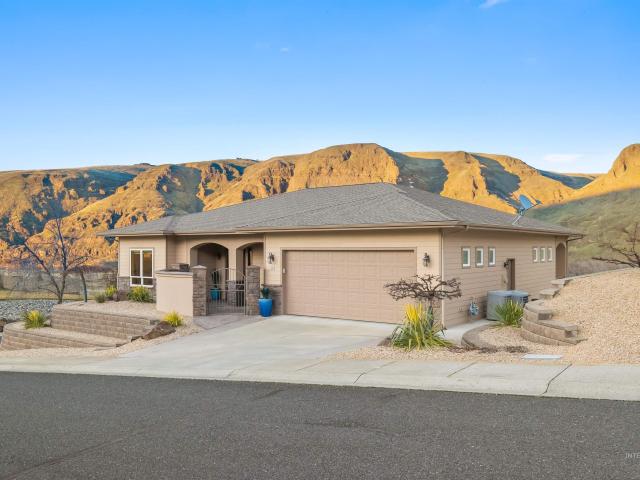 31 Riverpoint Dr