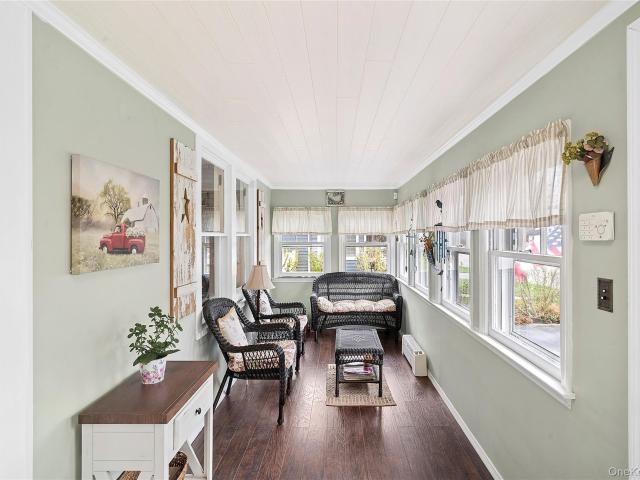 31 Roosevelt Avenue