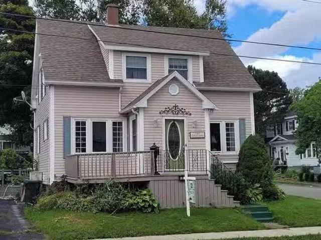 31 Royal Avenue, Sydney, NS, B1P 4M1 house for sale Listing.