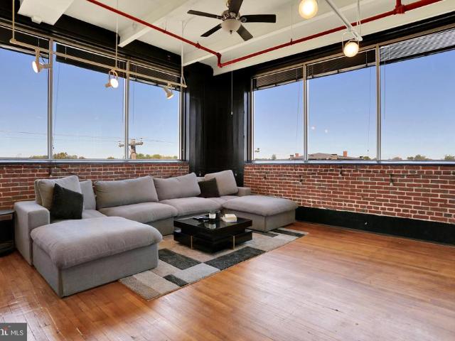 31 S Sterley Street # 400