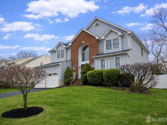 31 Scarlet Drive