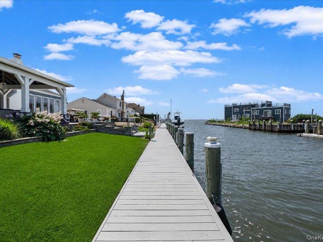 31 Shore Drive W