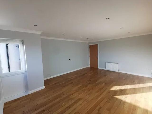31 Shawfarm Gardens, Prestwick