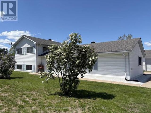 31 Silke Drive, Petawawa, ON, K8H 2L3 house for sale | Listing ID X12955 | Royal LePage