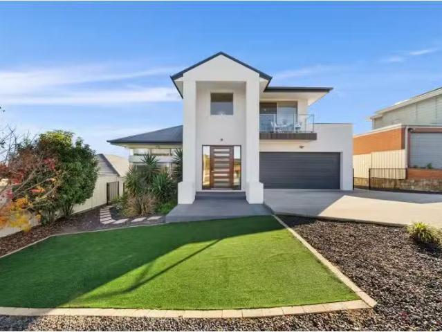 31 Solong Street, LAWSON House for rent Listed by Octavia Wha.