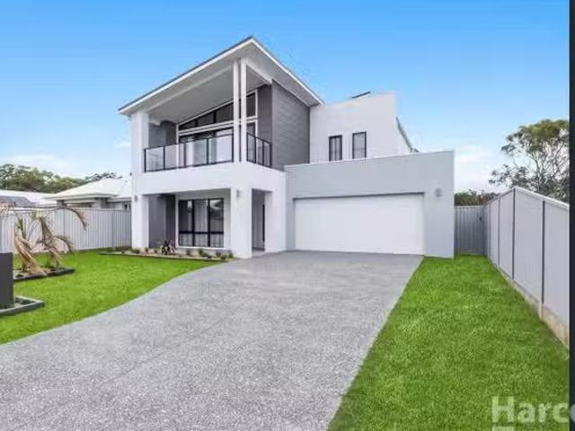 31 Swift Place, South West Rocks, NSW 2431 House for Rent