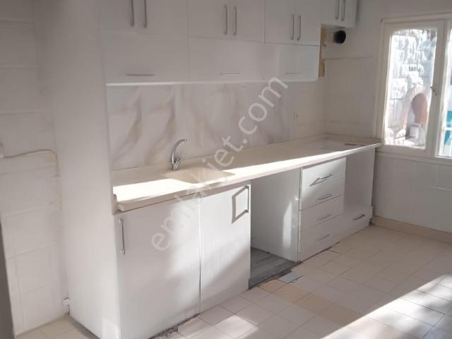 3+1 Sümer Barajyolu İboosman Caddesi Üzeri 4katın 2katı Asansörlü 180m2 Kap.mutfak 4balkon Db Cepe