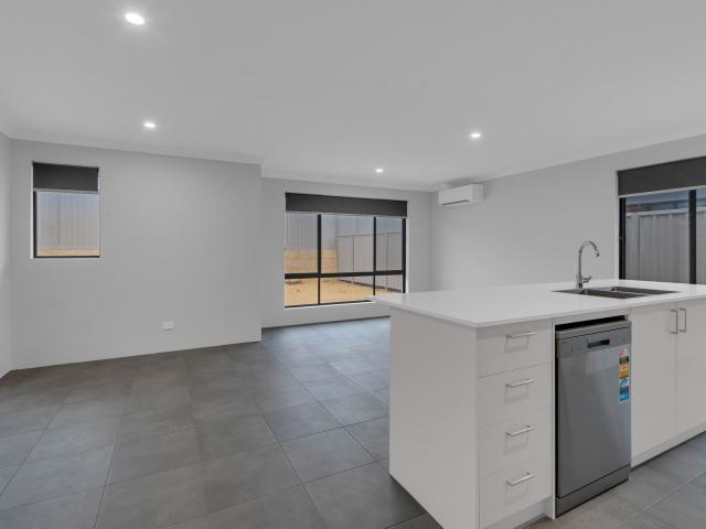 31 Sunglow Street Karnup, WA 6176