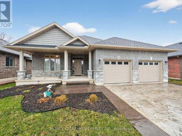 31 Sycamore Drive, Norfolk, ON, N0A 1N6 house for sale | Listing ID X12913 | Royal LePage