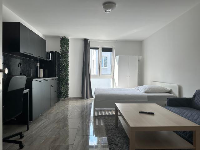 31m² 200M COLOGNE STATION CENTRAL FULL SERVICED KITCHEN BATH WASHING MACHINE HIGHSPEED WIFI, Koln Amsterdam Apartments for Rent