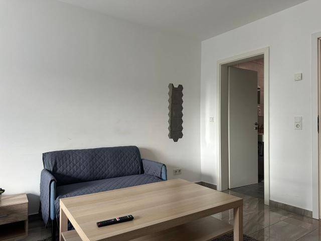 31m² 200M COLOGNE STATION CENTRAL FULL SERVICED KITCHEN BATH WASHING MACHINE HIGHSPEED WIFI, Koln Amsterdam Apartments for Rent