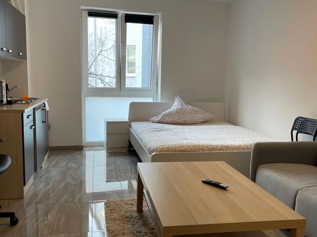 31m² 200M COLOGNE STATION CENTRAL FULL SERVICED KITCHEN BATH WASHING MACHINE HIGHSPEED WIFI, Koln Amsterdam Apartments for Rent