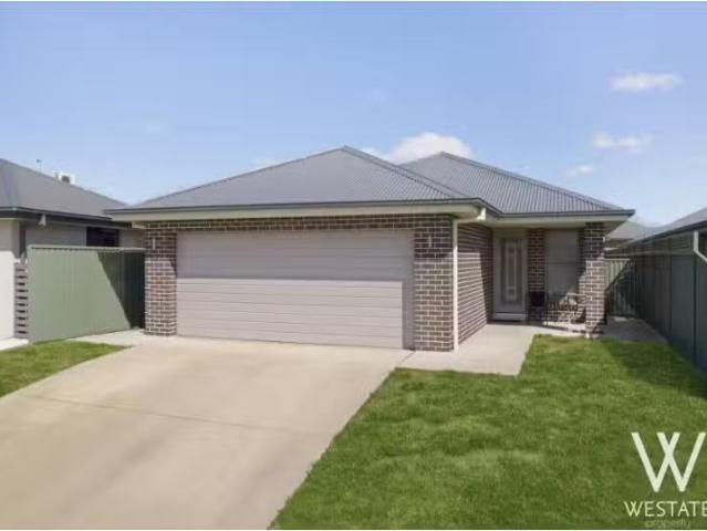 31a Freeman Circuit, Llanarth House for rent Listed by Leasin.