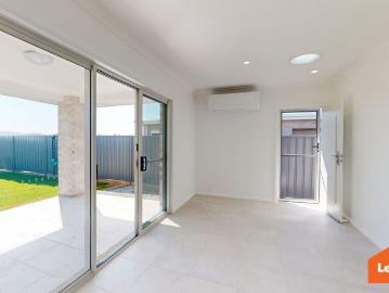 Cockle Creek, Newcastle - Garden, Air conditioning
