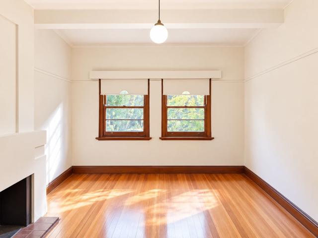 3/1A Mathoura Road, Toorak