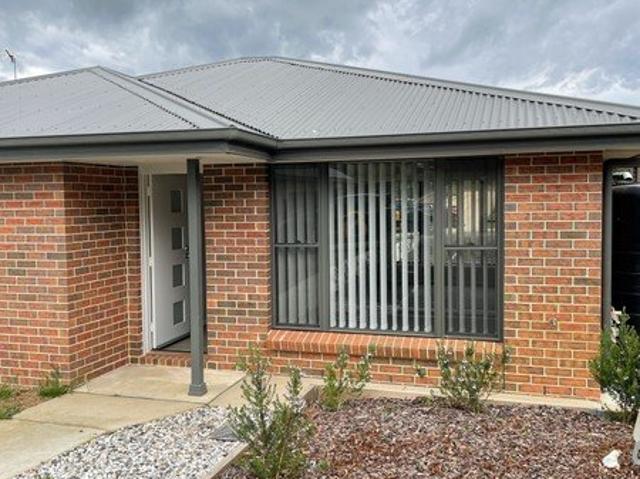 31a McGrath Place, Goulburn
