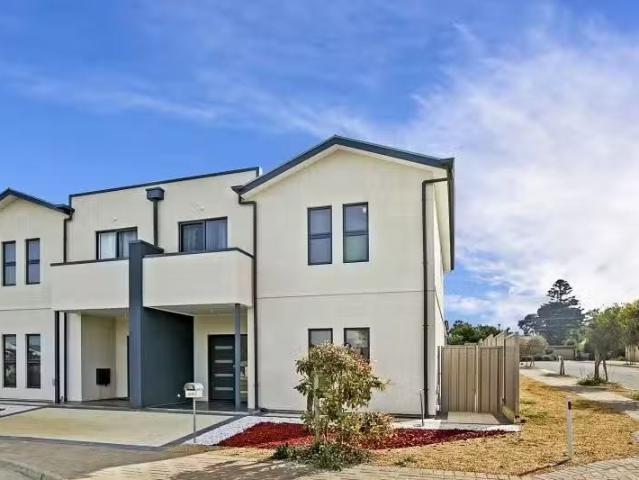 31A School Oval Drive, CHRISTIE DOWNS, SA 5164 House Leased