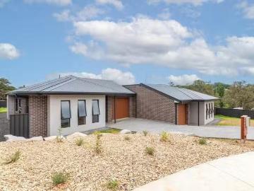 31A Sea Lace Place, Bega, NSW 2550