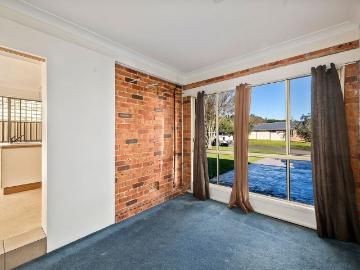 31a Shackleton St