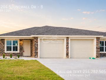 3204 Stonewall Dr, 3 beds, 2 full baths