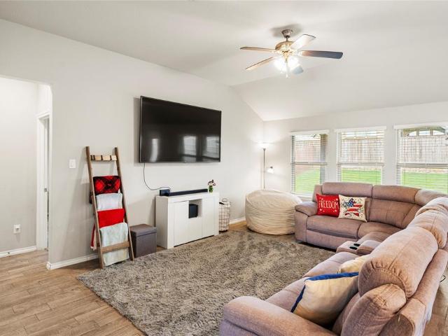 3205 Buckskin Trail