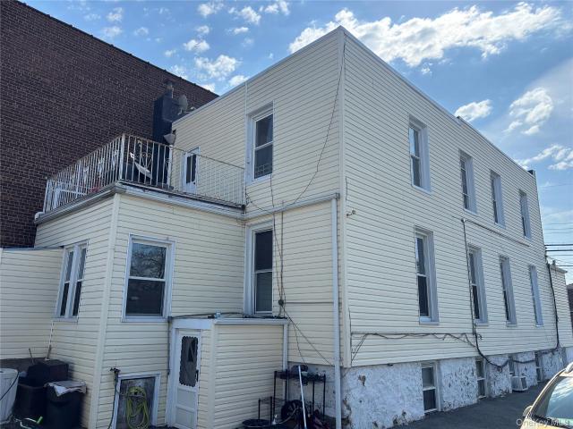 3205 Lafayette Avenue