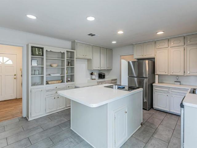 3205 Live Oak Avenue