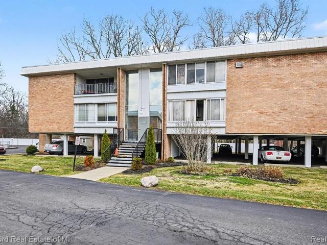 32060 Grand River Avenue # 64