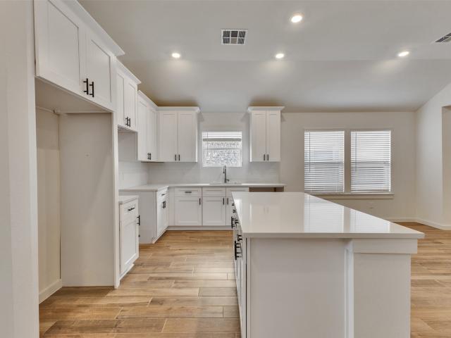 3206 Emerald Hills Drive