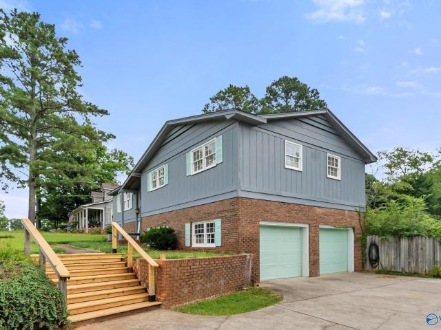 3207 Scenic Drive