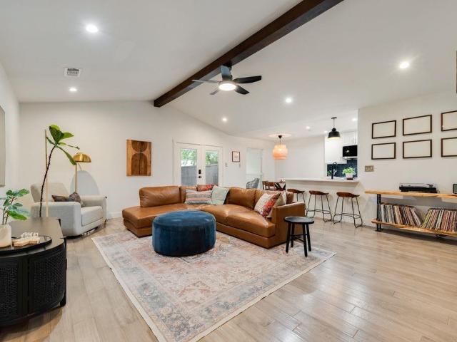 3208 Robin Road