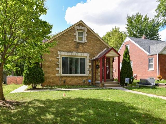 3209 N 81st St, Milwaukee, WI 53222