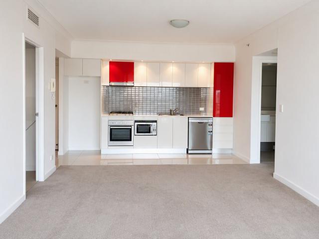 32002/9 Lawson St