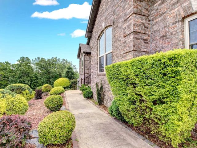 3200 Falling Waters