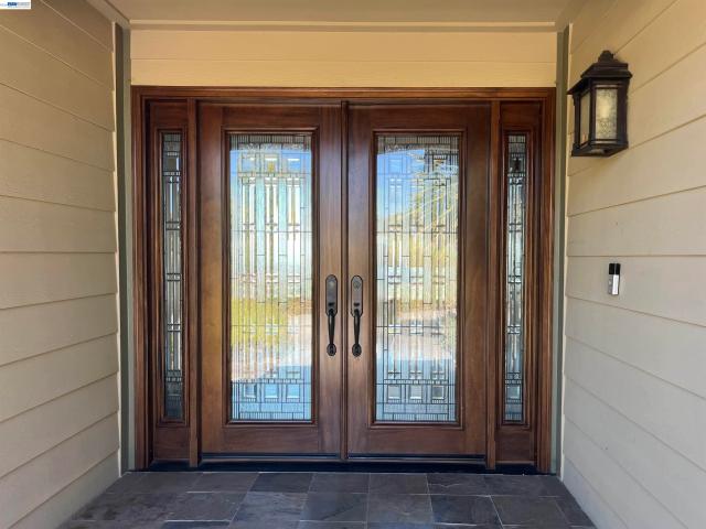 3200 Valley View Ct