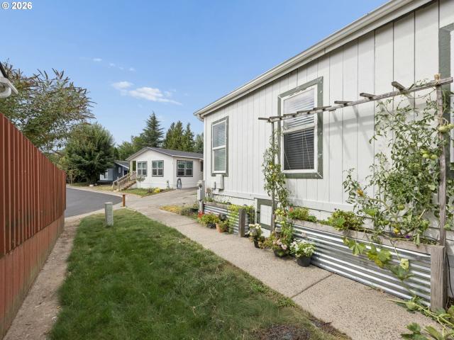 3201 NE 223RD AVE # 33