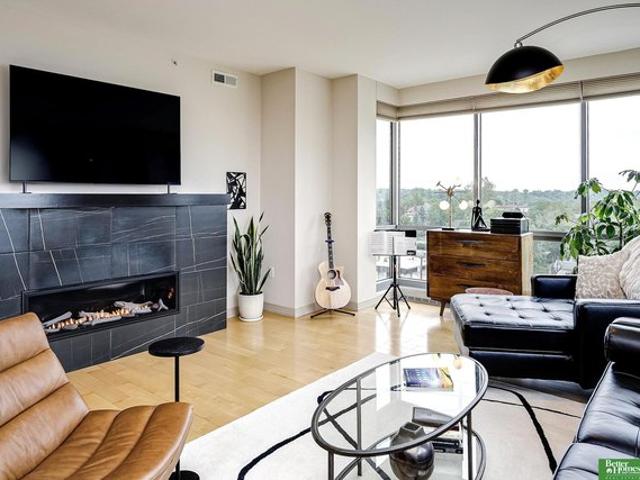 3201 Dodge Ct Apt 5606, Omaha, NE 68131