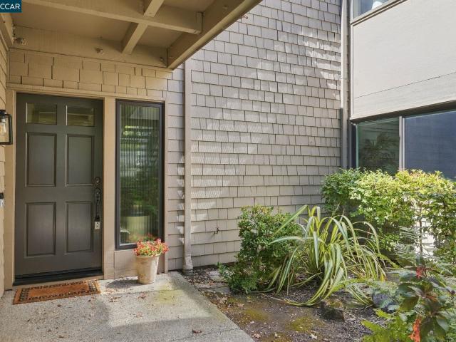 3201 Rossmoor Parkway 2