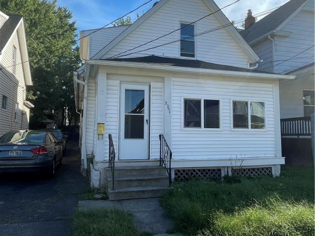 3201 Saratoga Avenue